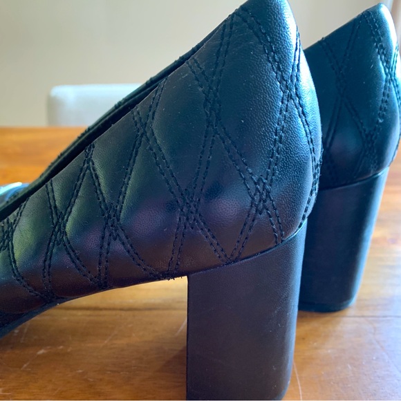 Fantastic DKNY leather Cuban heel quilted pumps - Picture 4 of 6
